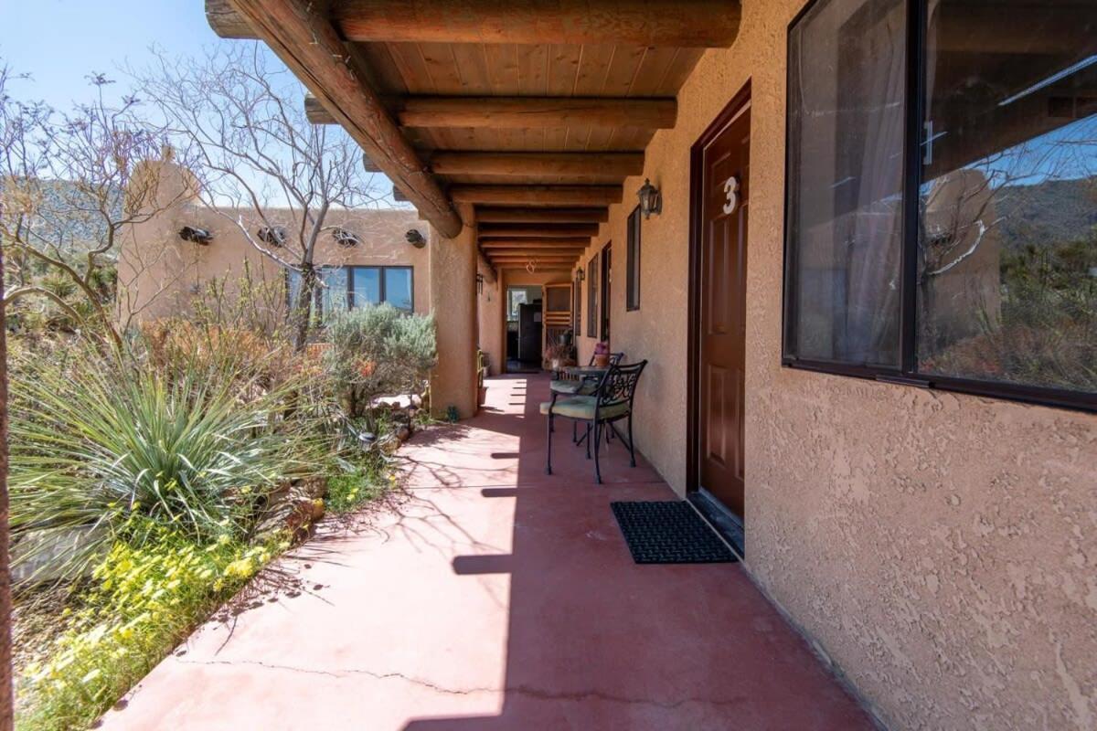 Renovated Lodge - Room 3 With Pool Access Joshua Tree Exteriér fotografie