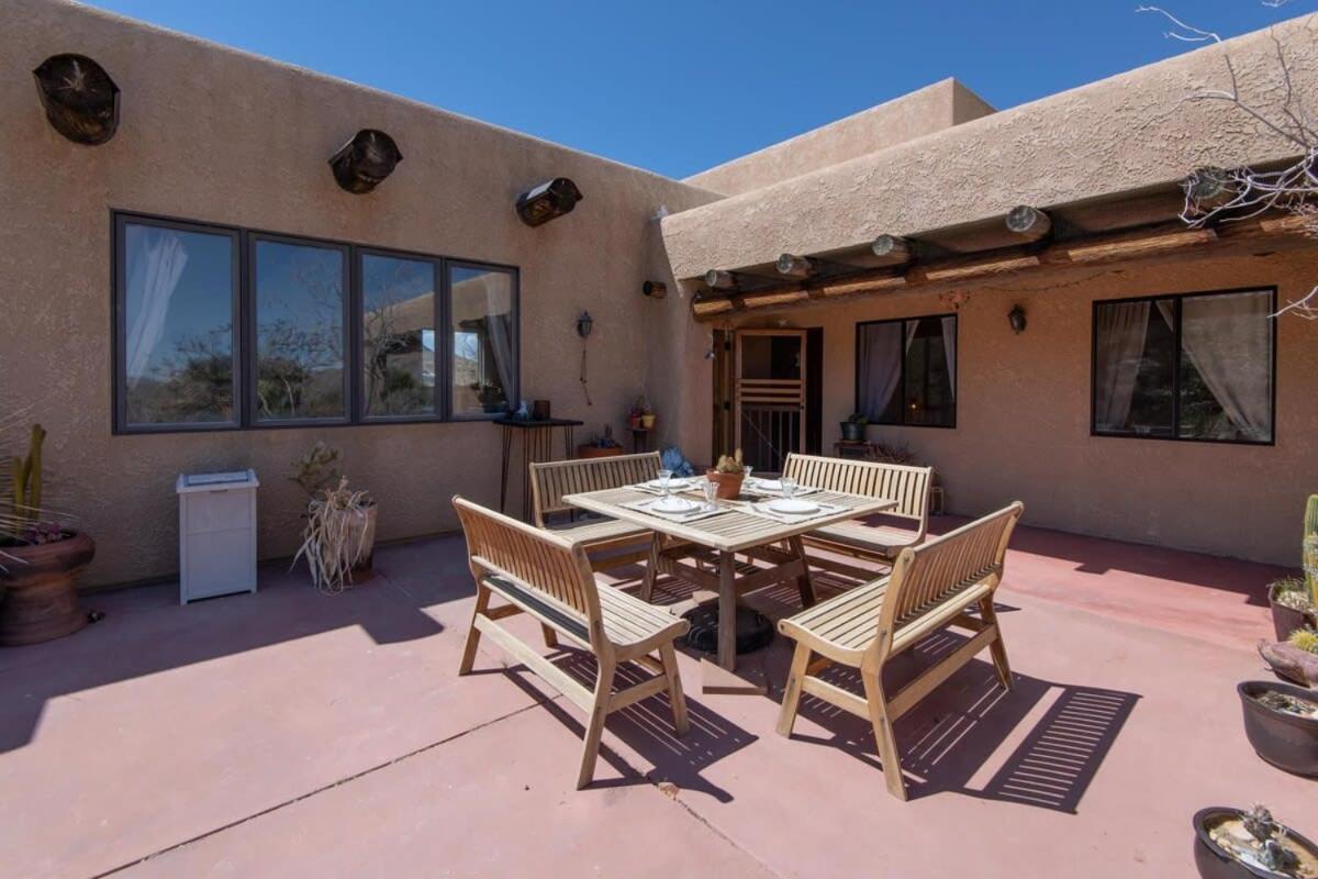 Renovated Lodge - Room 3 With Pool Access Joshua Tree Exteriér fotografie