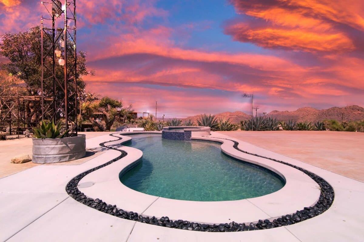 Renovated Lodge - Room 3 With Pool Access Joshua Tree Exteriér fotografie