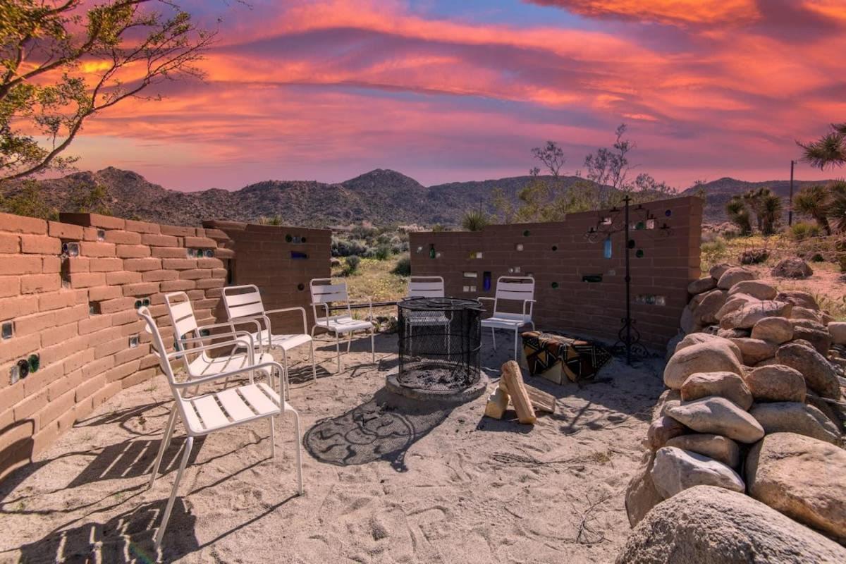 Renovated Lodge - Room 3 With Pool Access Joshua Tree Exteriér fotografie